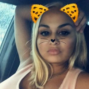 Meet your Posher, Roxanna